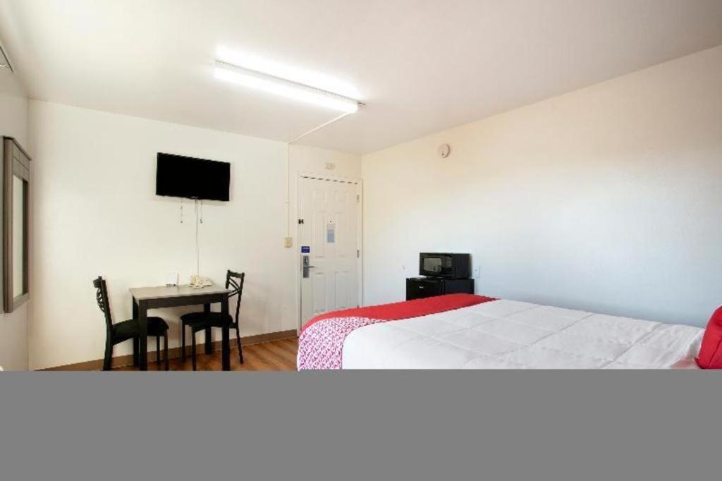 Oyo Hotel 2*